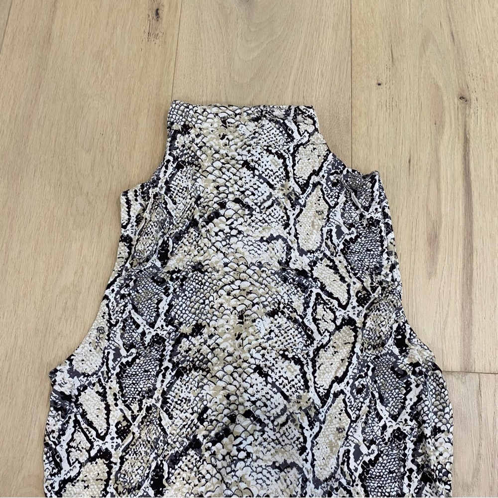 Dynamite | Snakeskin Mockneck Bodysuit 🤎 - Picture 6 of 8